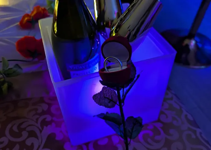 1000 Et Nuit Love hôtel La Boissiere-de-Montaigu